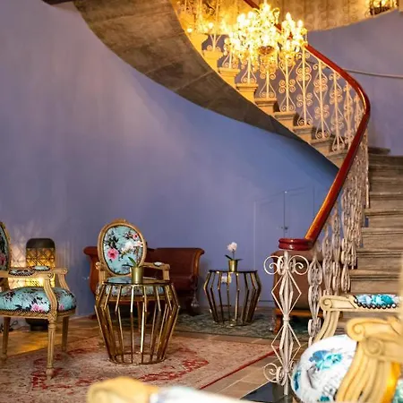 Madama Hotel
