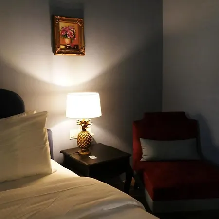 Madama Hotel