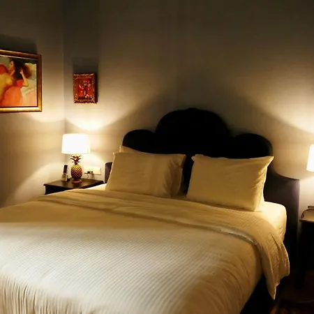 Madama Hotel