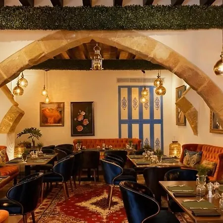 Madama 5* Nikosia